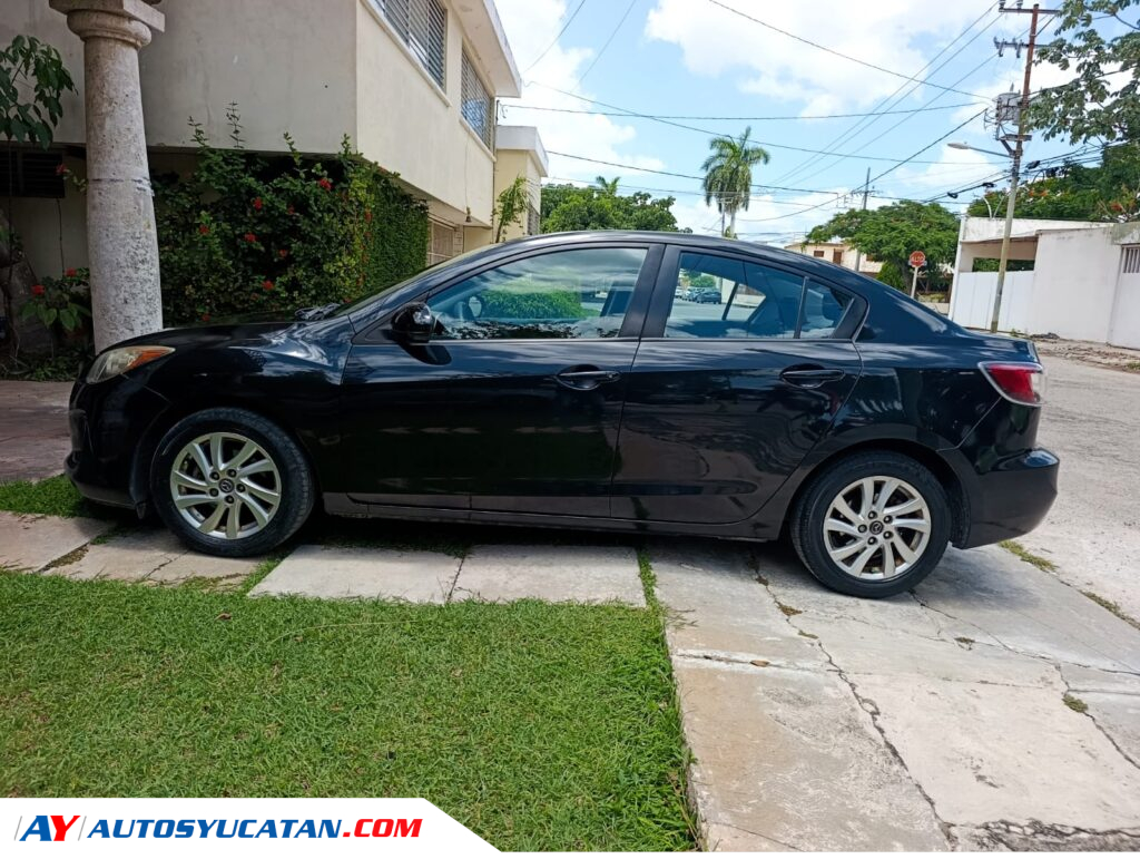 Mazda 3 Sedan 2013