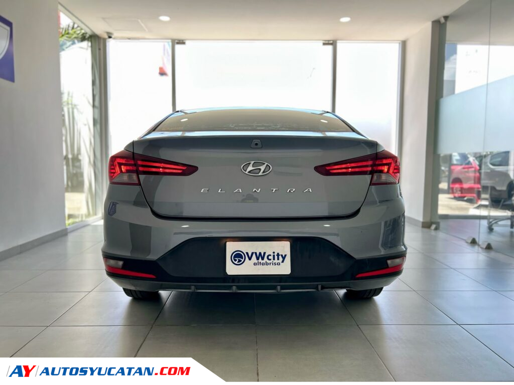 Hyundai Elantra GLS  Manual  2020
