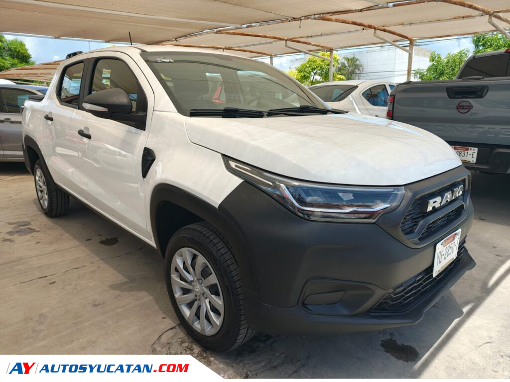 Dodge Ram 700 Tradesman Doble Cabina standar 2026