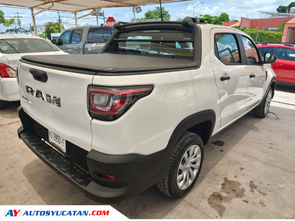 Dodge Ram 700 Tradesman Doble Cabina standar 2026