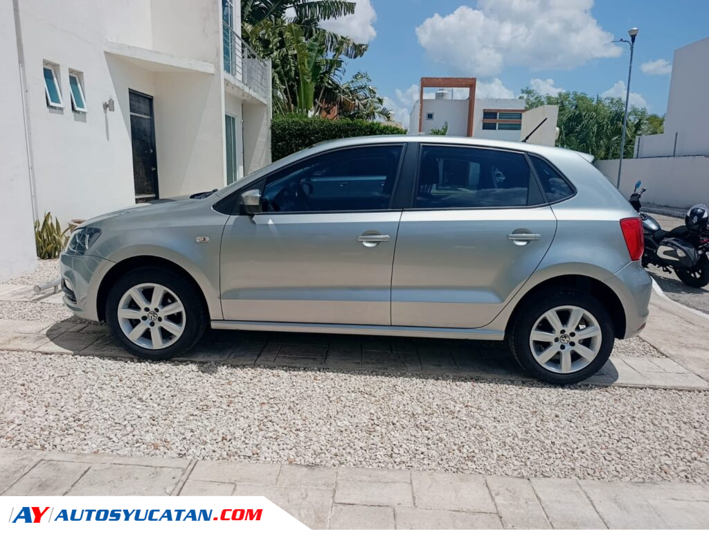 Volkswagen Polo Estándar 2015