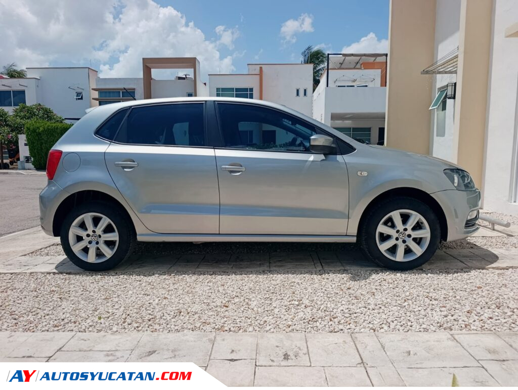 Volkswagen Polo Estándar 2015