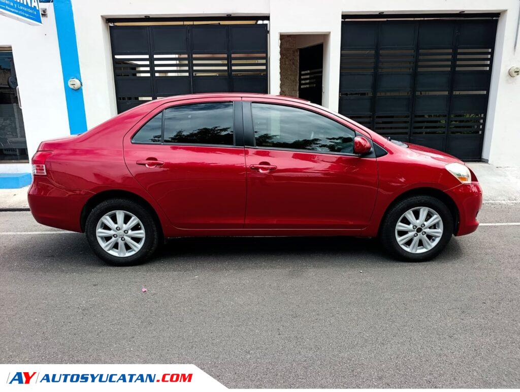 Toyota Yaris Premium 2016