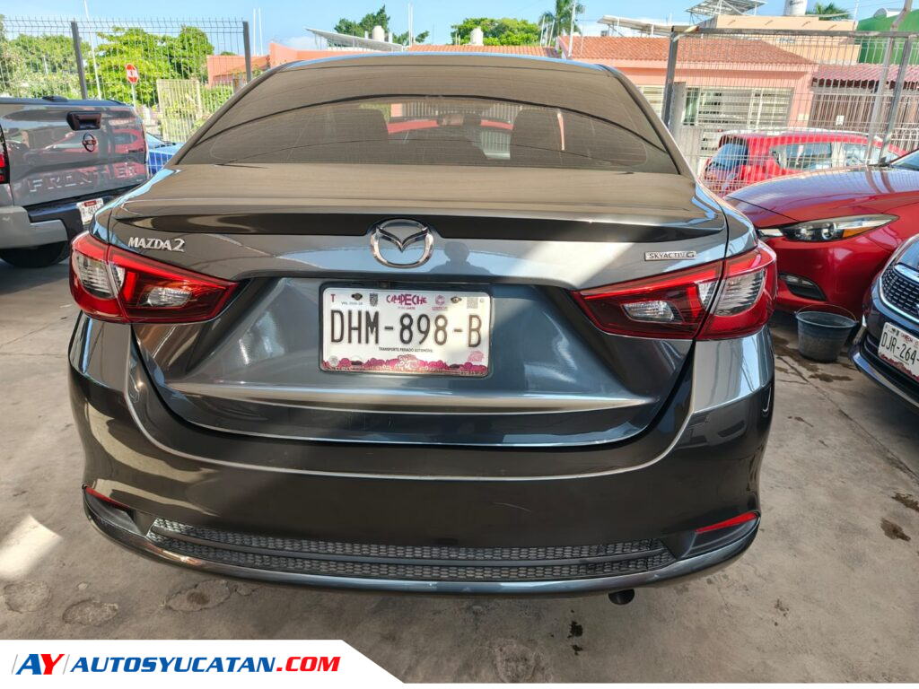 Mazda 2 Sedan Grand TOURING Automático 2023