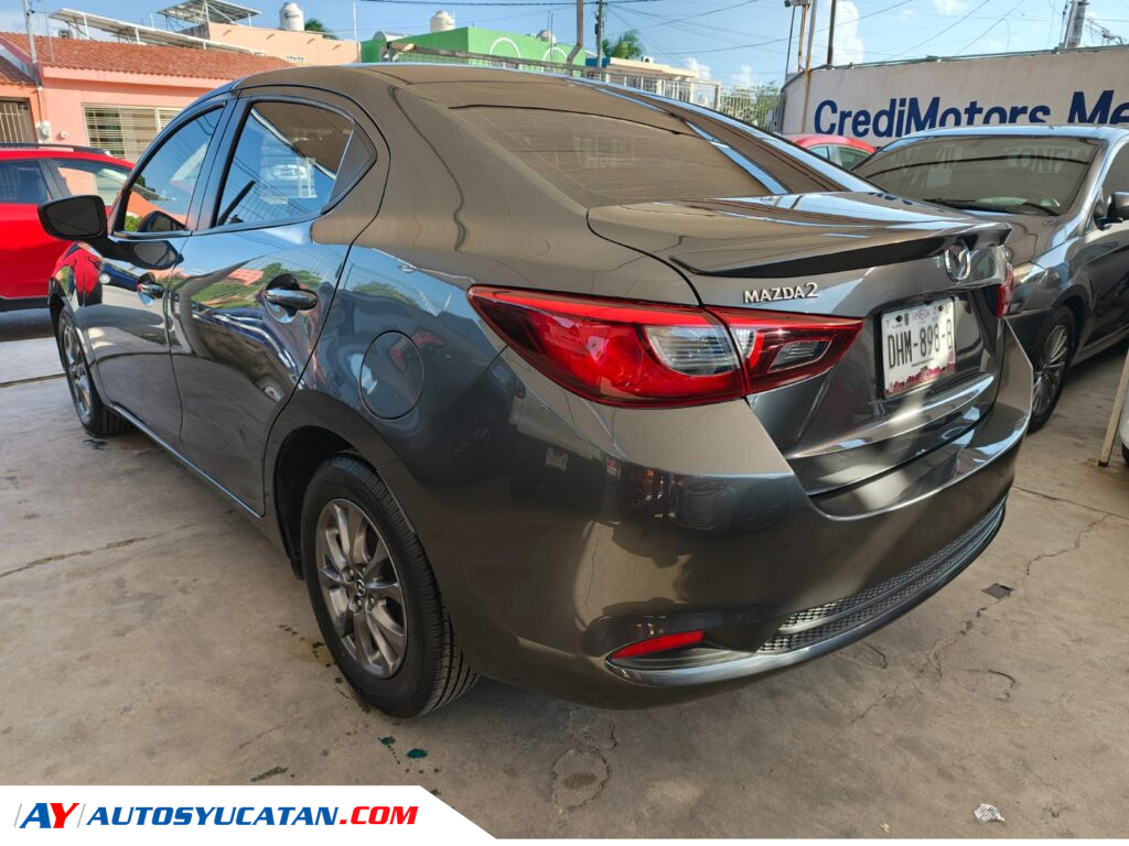 Mazda 2 Sedan Grand TOURING Automático 2023