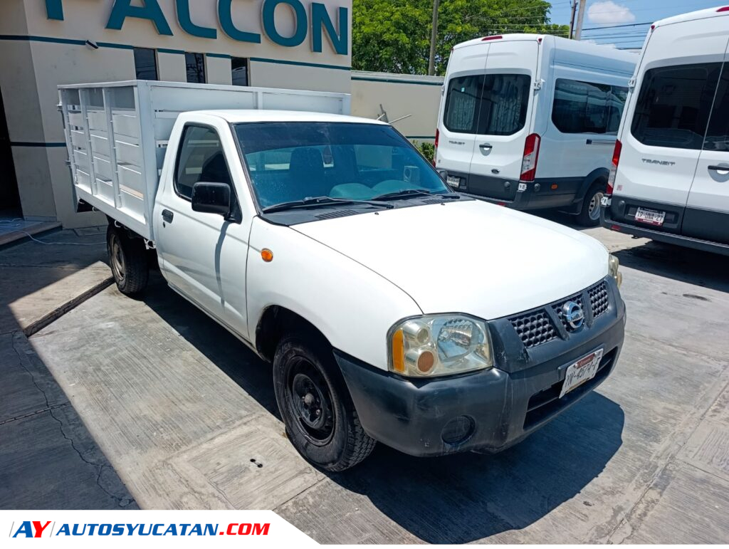 Nissan NP300 Estacas 2015