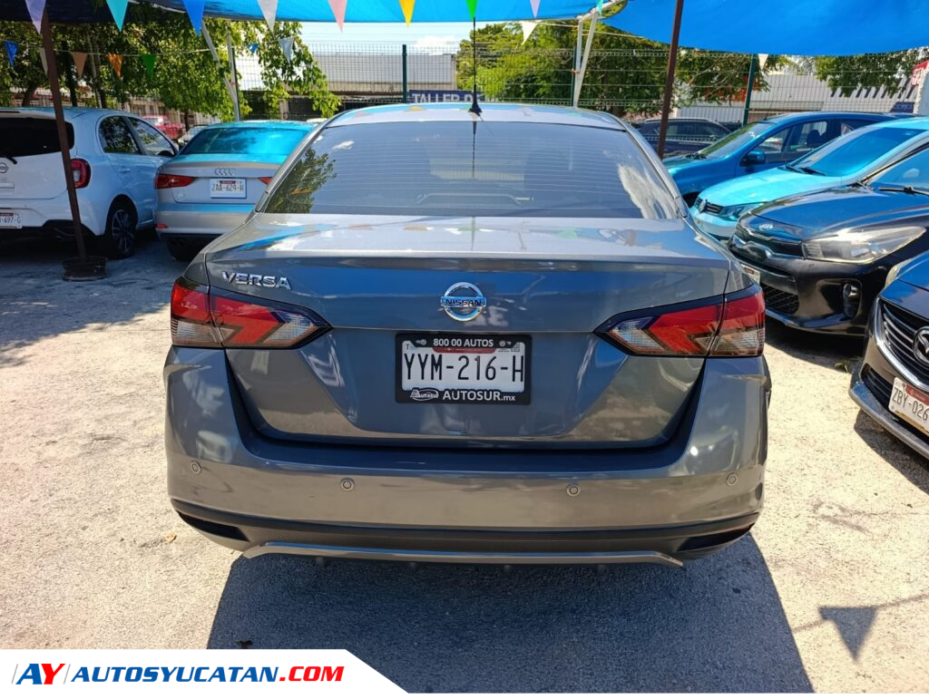 Nissan Versa 2021