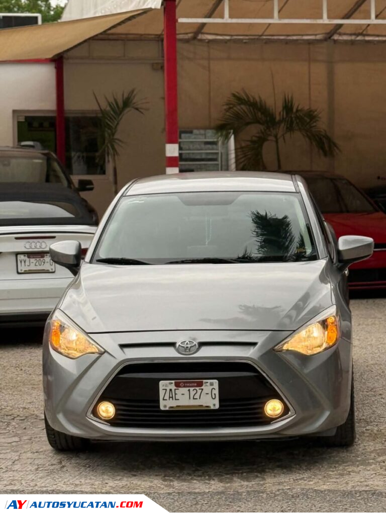IMPECABLE TOYOTA YARIS R 2016