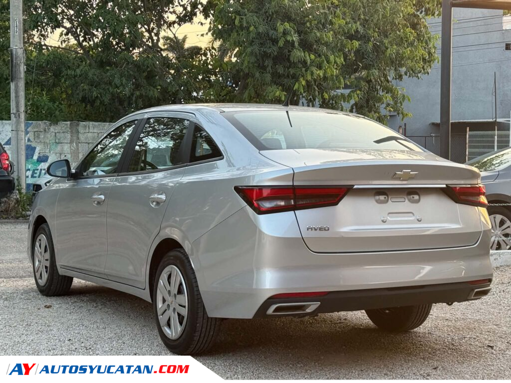 COMO NUEVO CHEVROLET AVEO LS SEDAN 2024