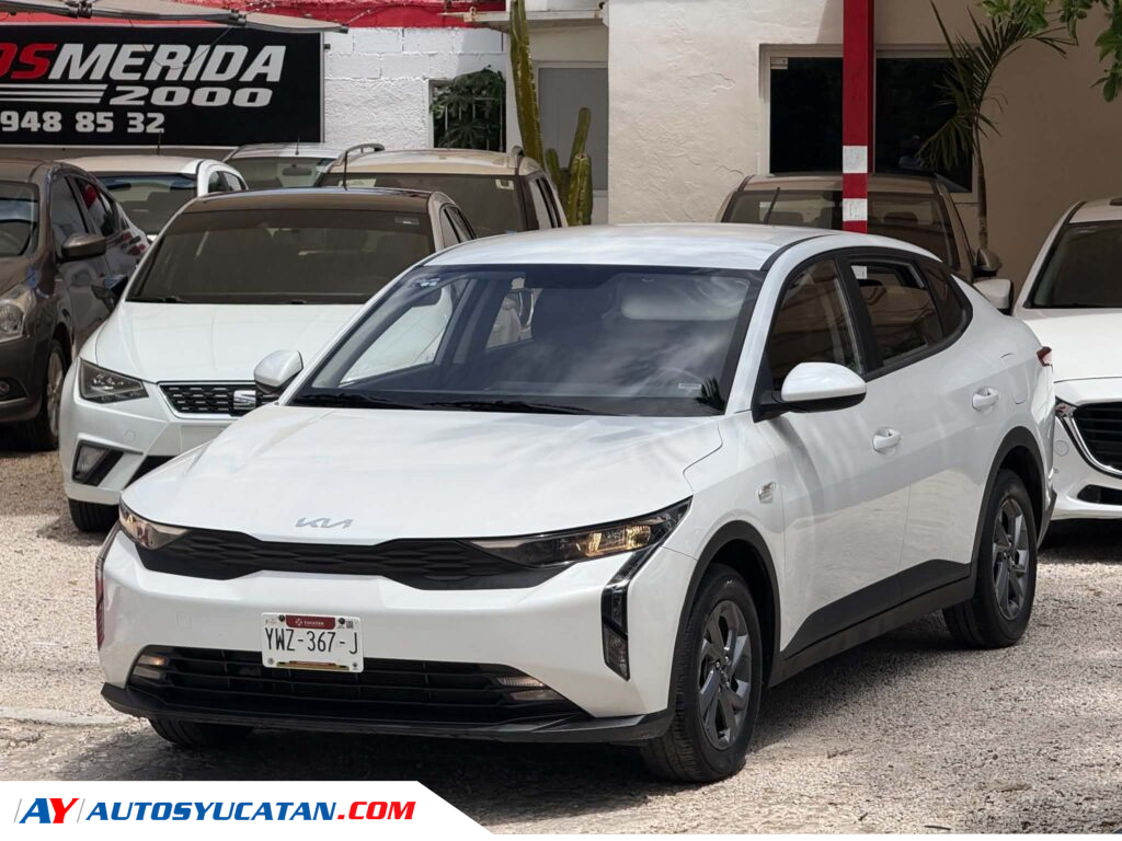 COMO NUEVO KIA K3 2025