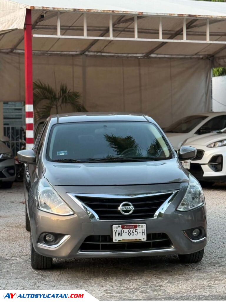 IMPECABLE NISSAN VERSA ADVANCE ESTANDAR 2017