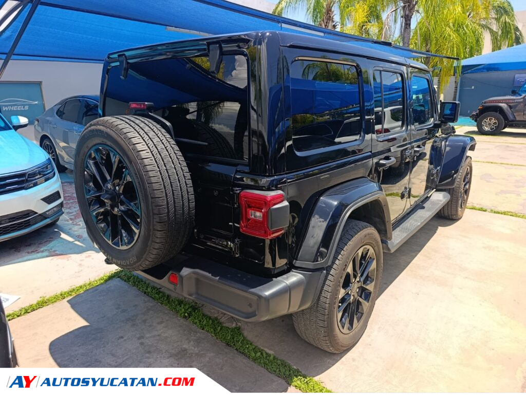 Jeep Wrangler Sahara 2025