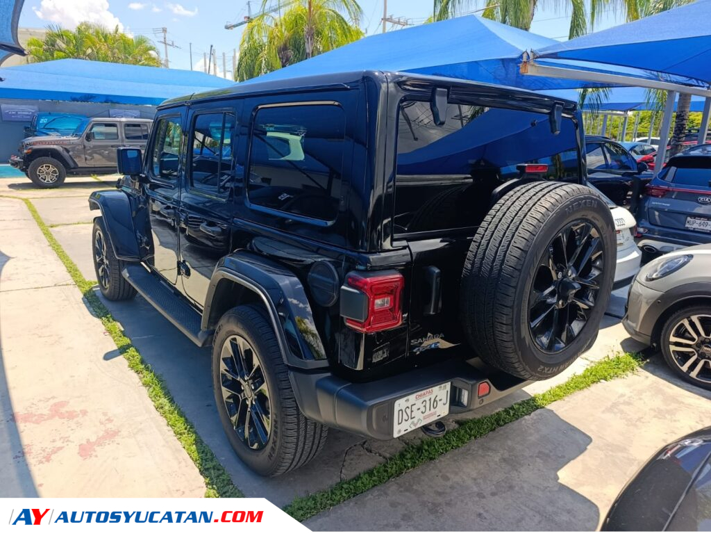 Jeep Wrangler Sahara 2025