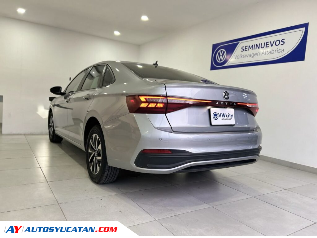 Volkswagen Jetta Comfortline 2025