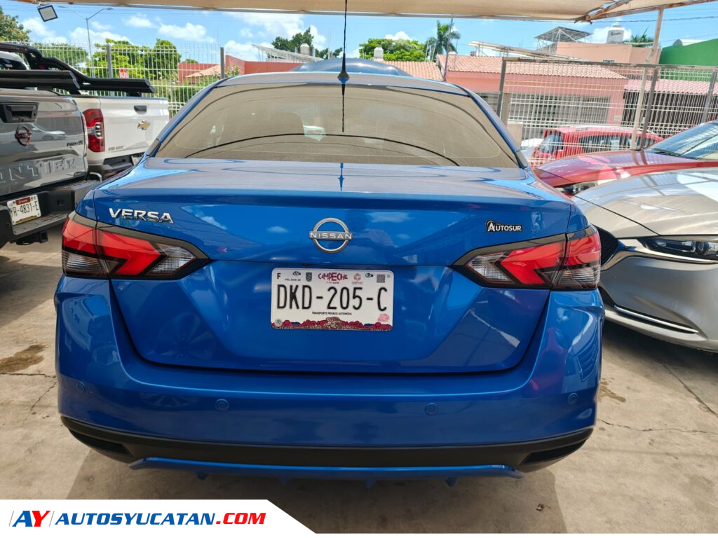 Nissan Versa Advance Standard 2025