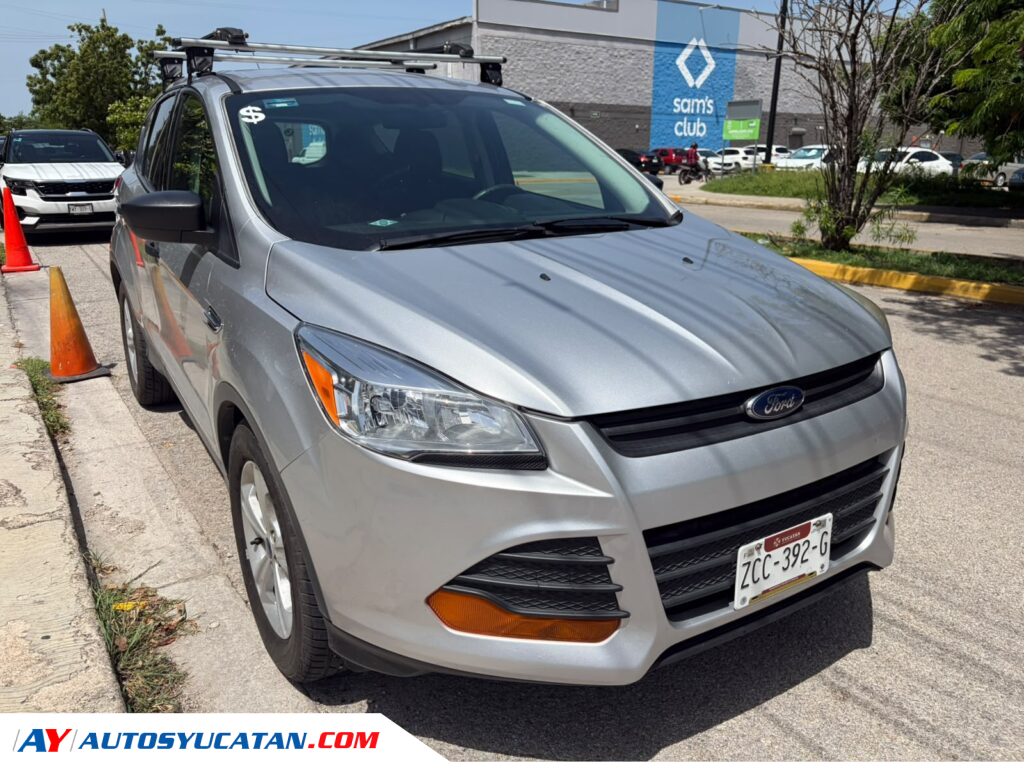 Ford Escape S FWD 2014