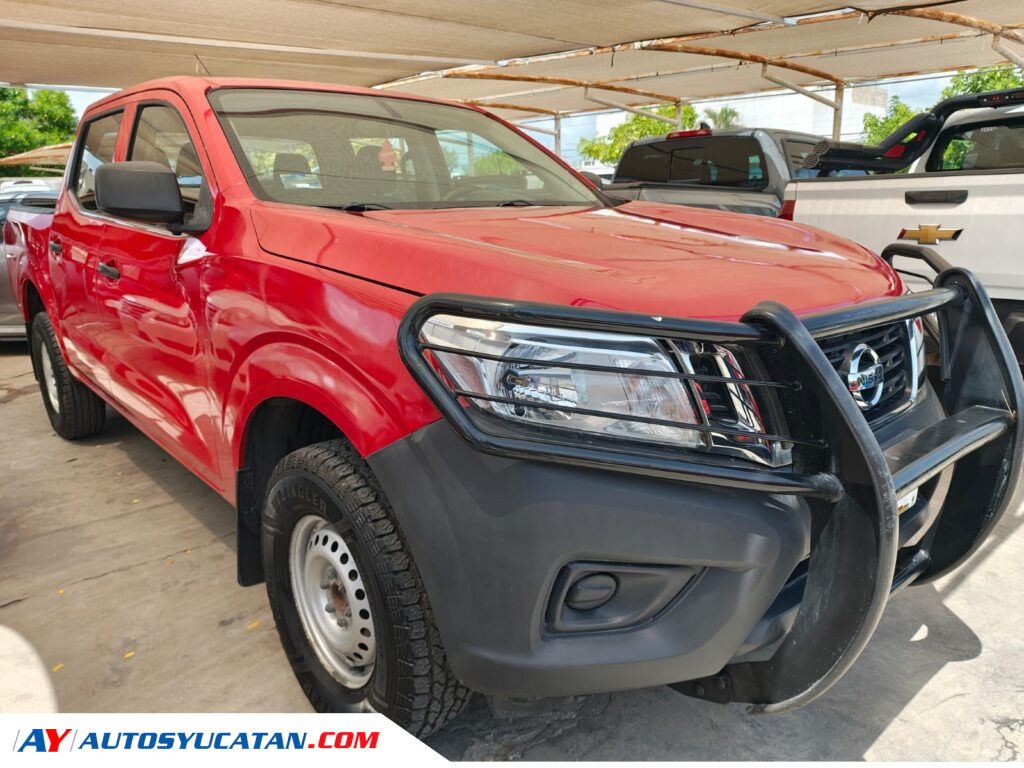 Nissan NP300 Doble Cabina Standard 2019