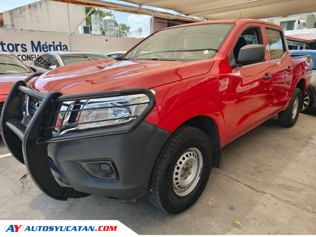 Nissan NP300 Doble Cabina Standard 2019