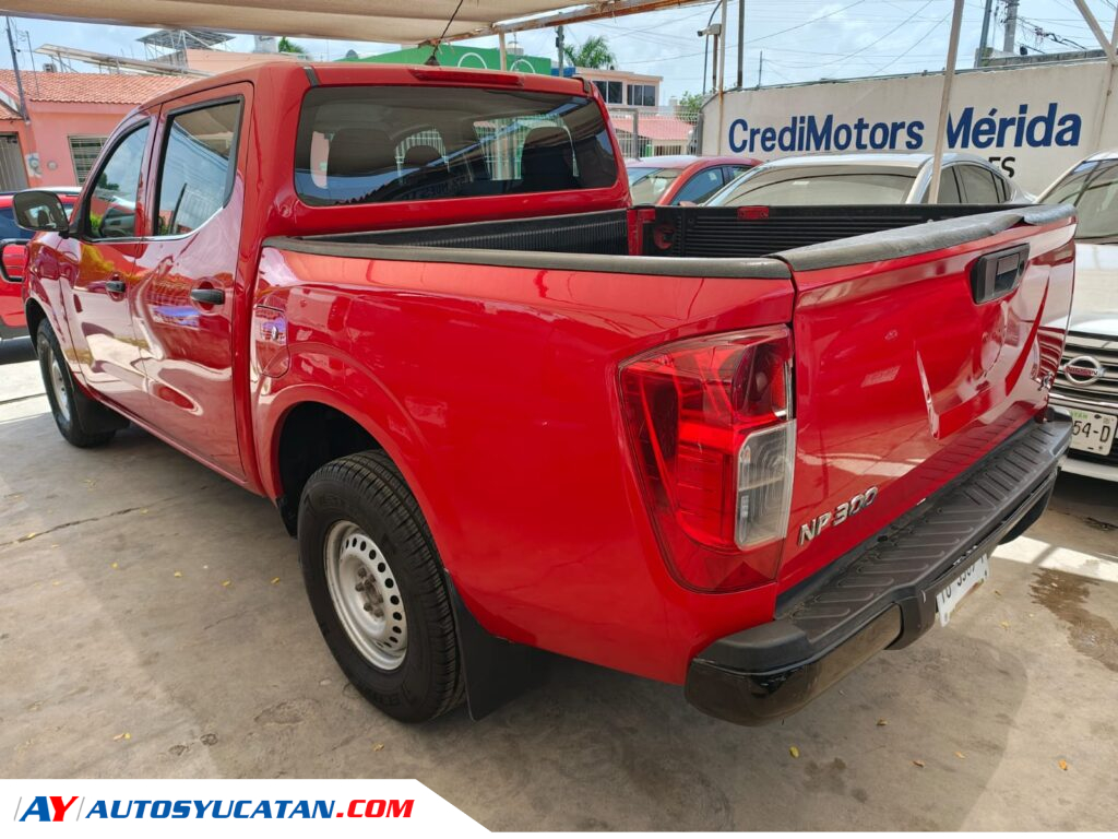Nissan NP300 Doble Cabina Standard 2019