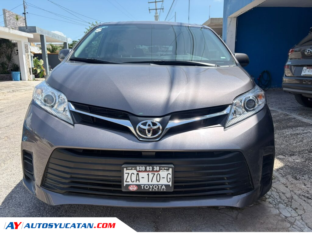 Toyota Sienna LE 2020