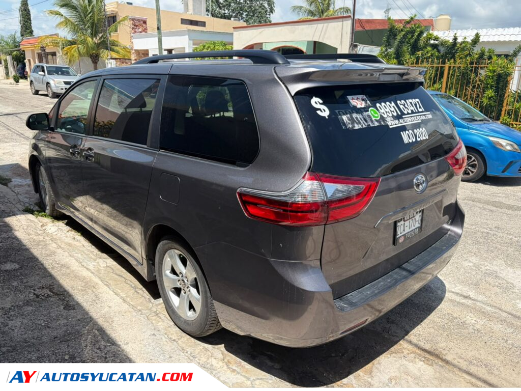 Toyota Sienna LE 2020