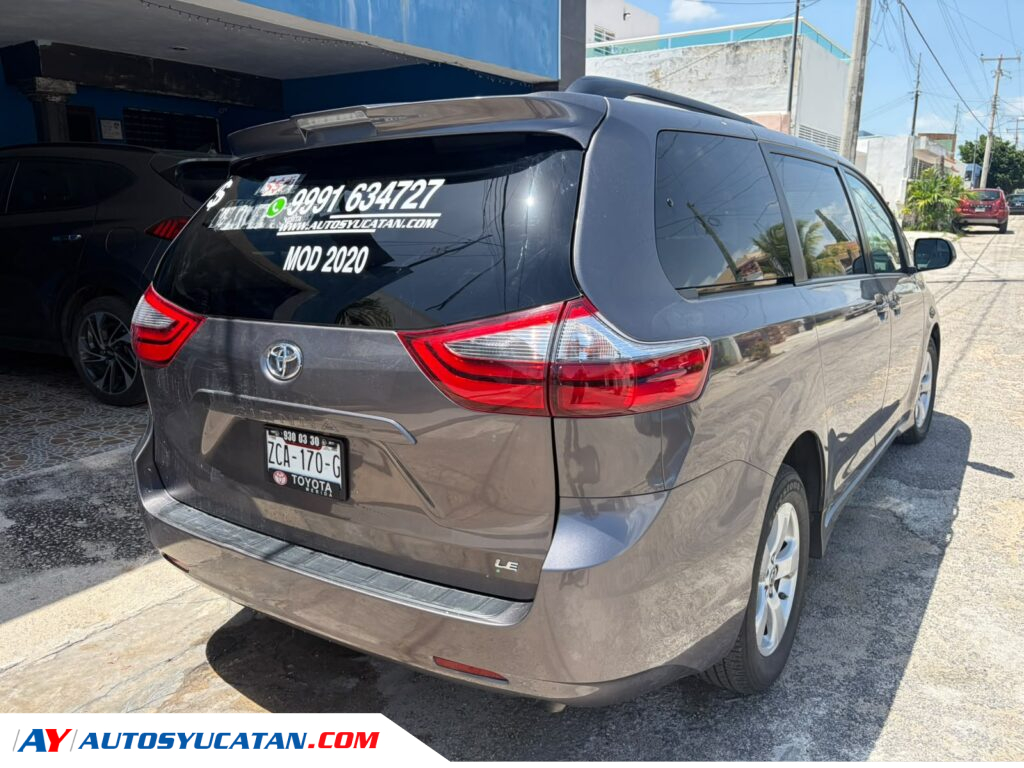 Toyota Sienna LE 2020