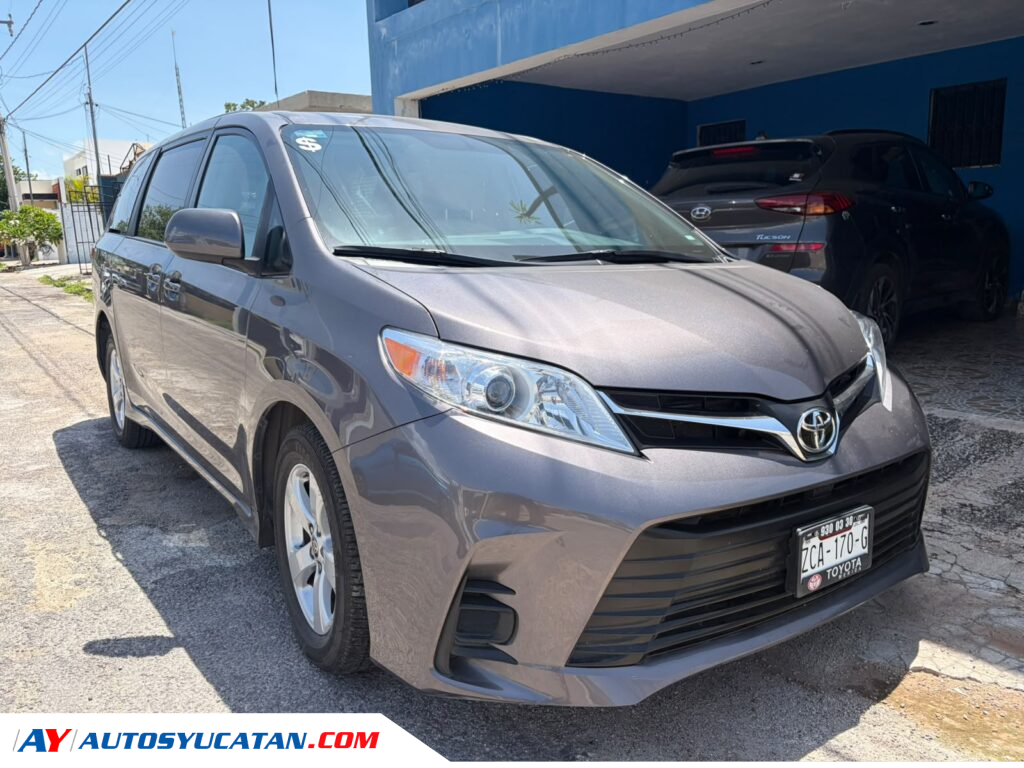 Toyota Sienna LE 2020