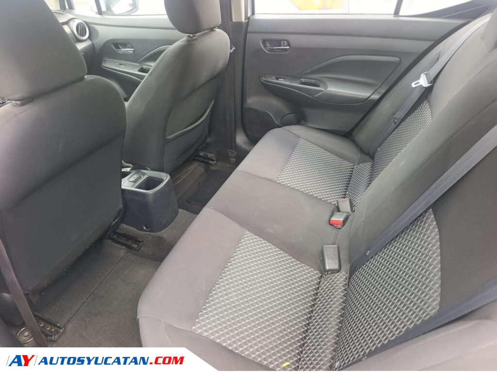 Nissan Versa 2021