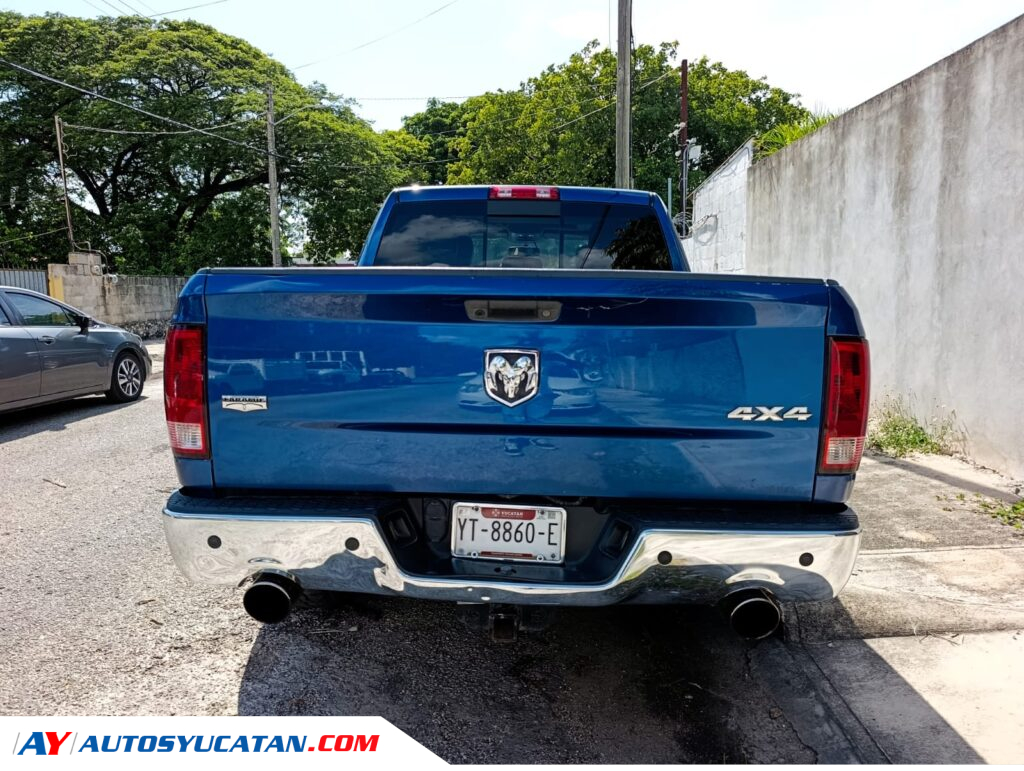 Dodge RAM Laramie 2011