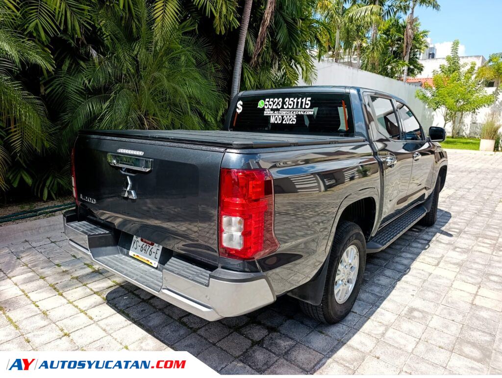 Mitsubishi L200  GLX Cabina Doble 4x4 Diesel MT 2.4 2025