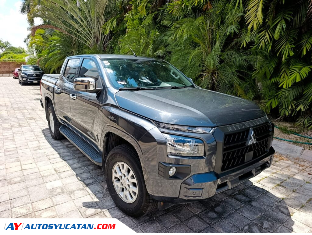 Mitsubishi L200  GLX Cabina Doble 4x4 Diesel MT 2.4 2025