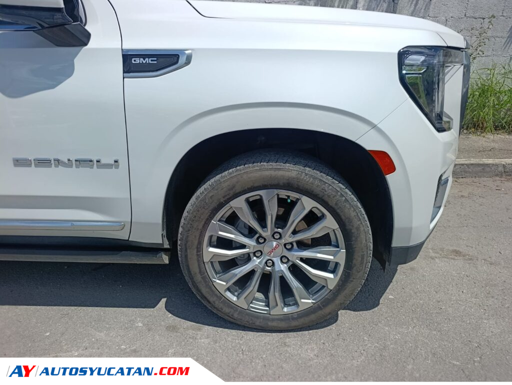 GMC Yukon Denali 2024