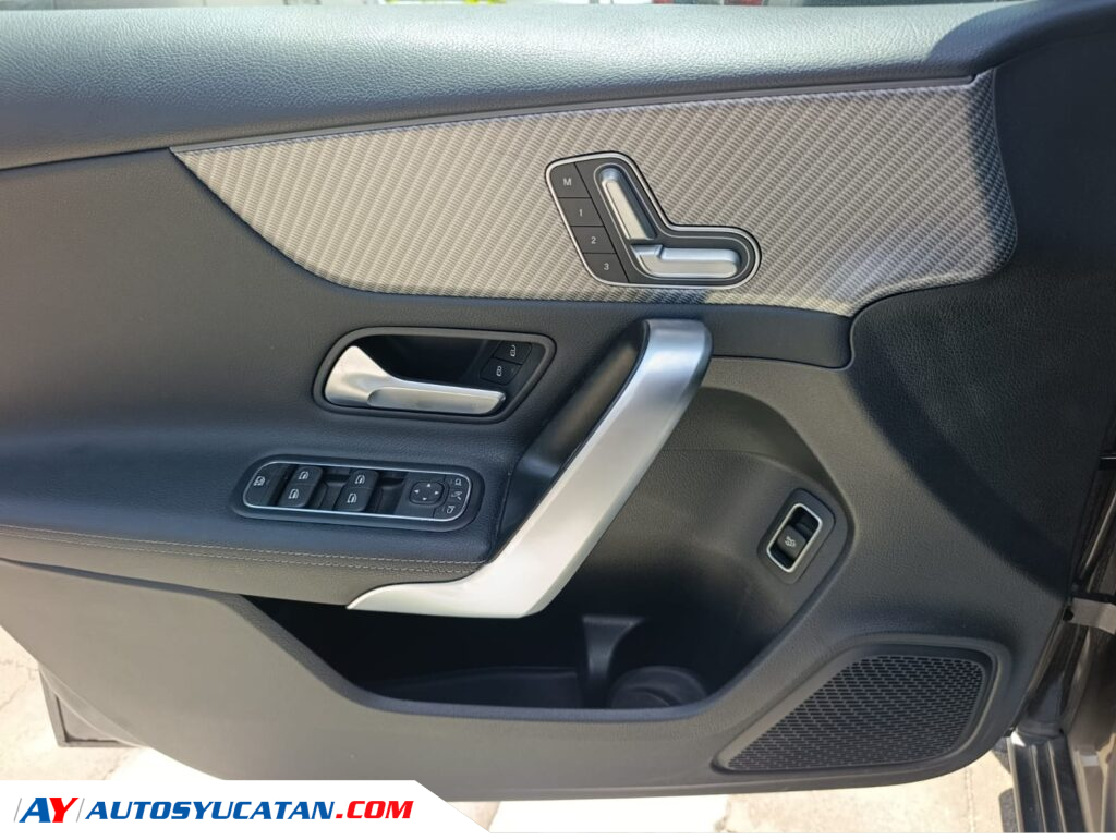 Mercedes Benz A200 2025