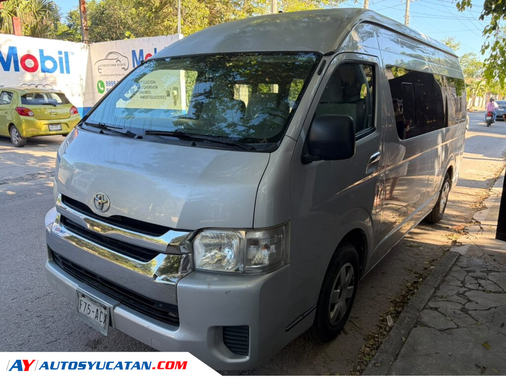 Toyota Hiace 2015
