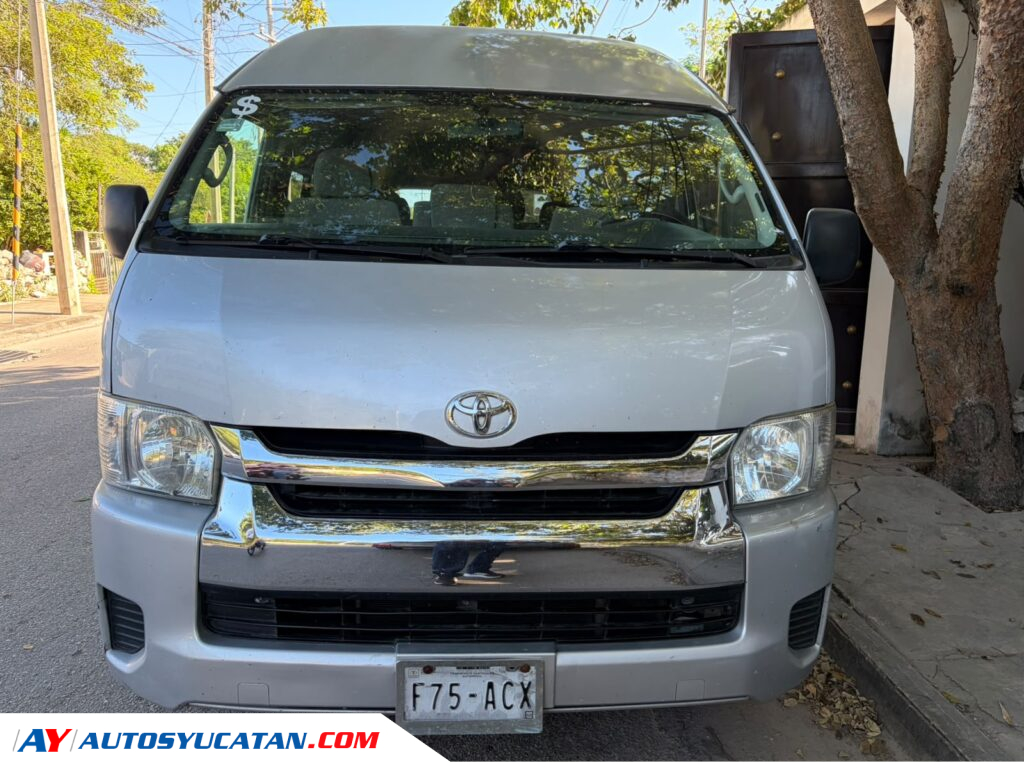 Toyota Hiace 2015