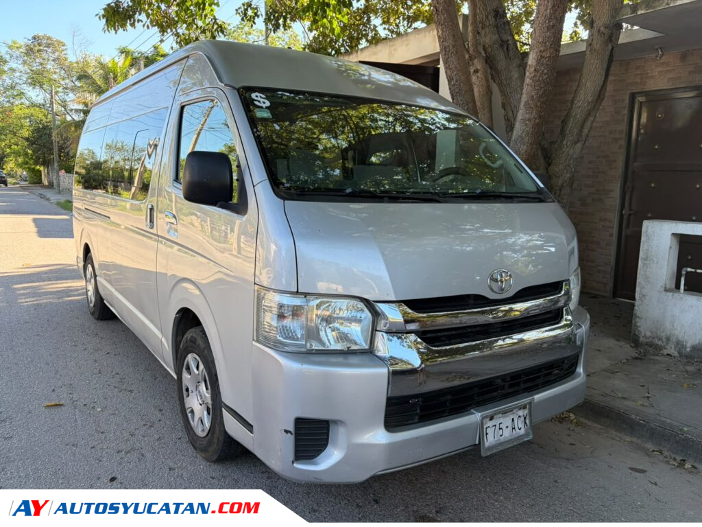 Toyota Hiace 2015