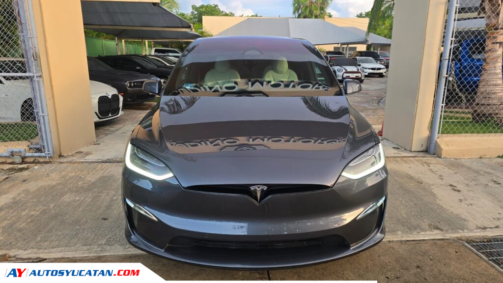 Tesla Model X 2022
