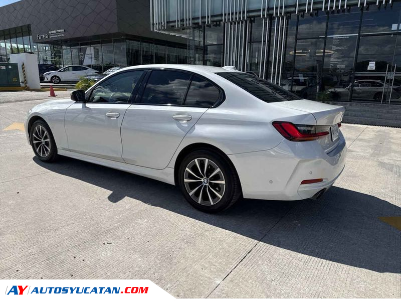 320i Automático