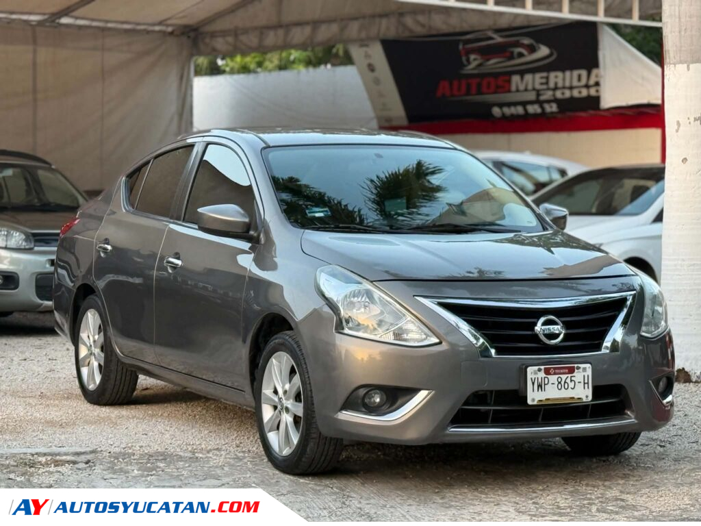 IMPECABLE NISSAN VERSA ADVANCE ESTANDAR 2017