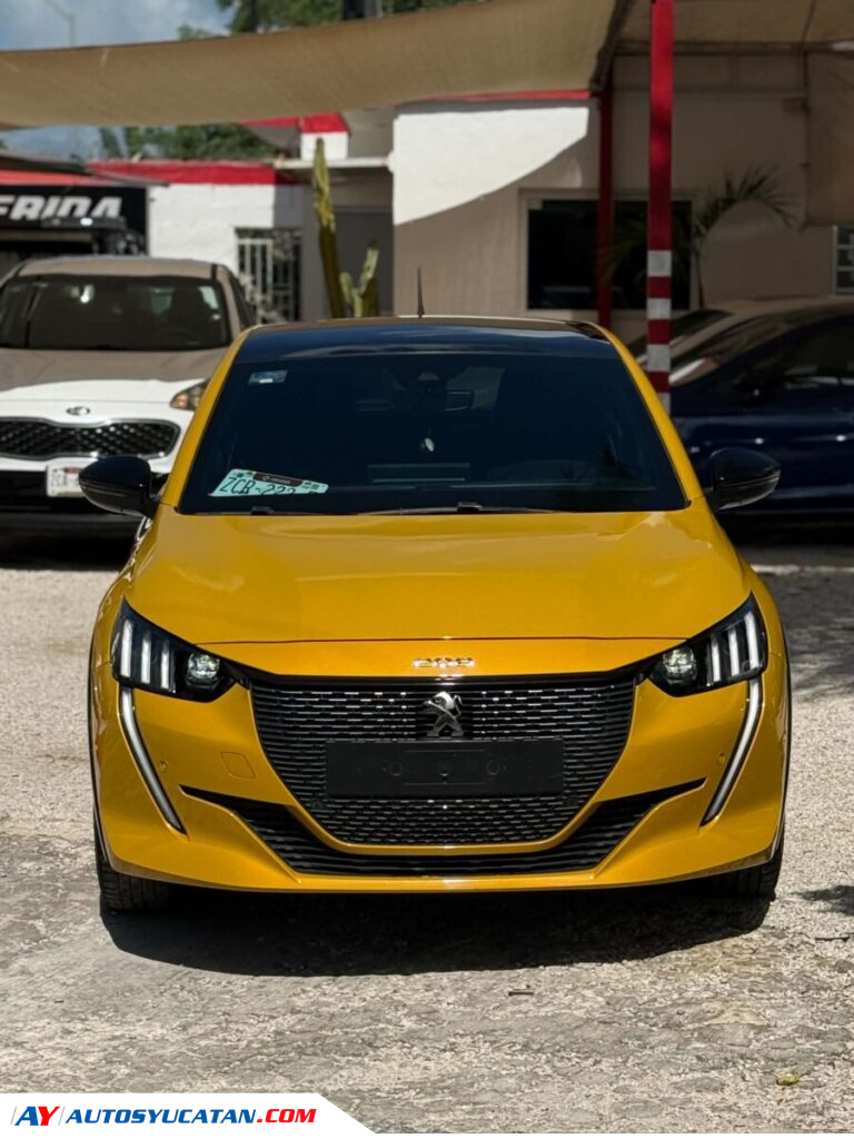 COMO NUEVO PEUGEOT 208 GT 2024