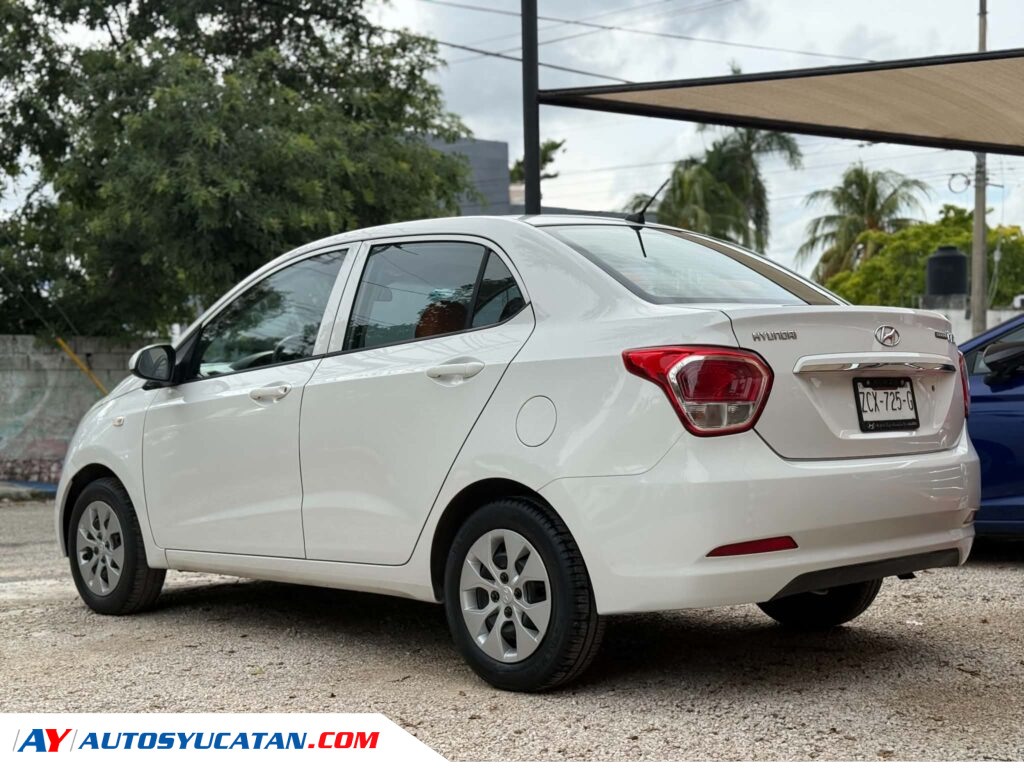 IMPECABLE HYUNDAI GRAND I10 SEDAN 2016