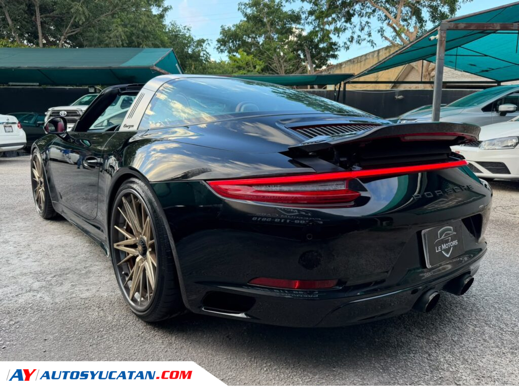 Porsche 911 Targa 4 GTS 2018