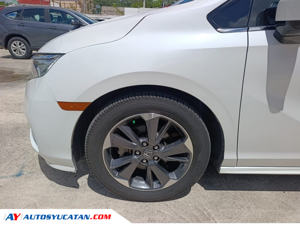 Honda Odyssey Touring 2023