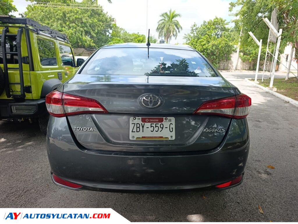 Toyota Yaris STD 2019