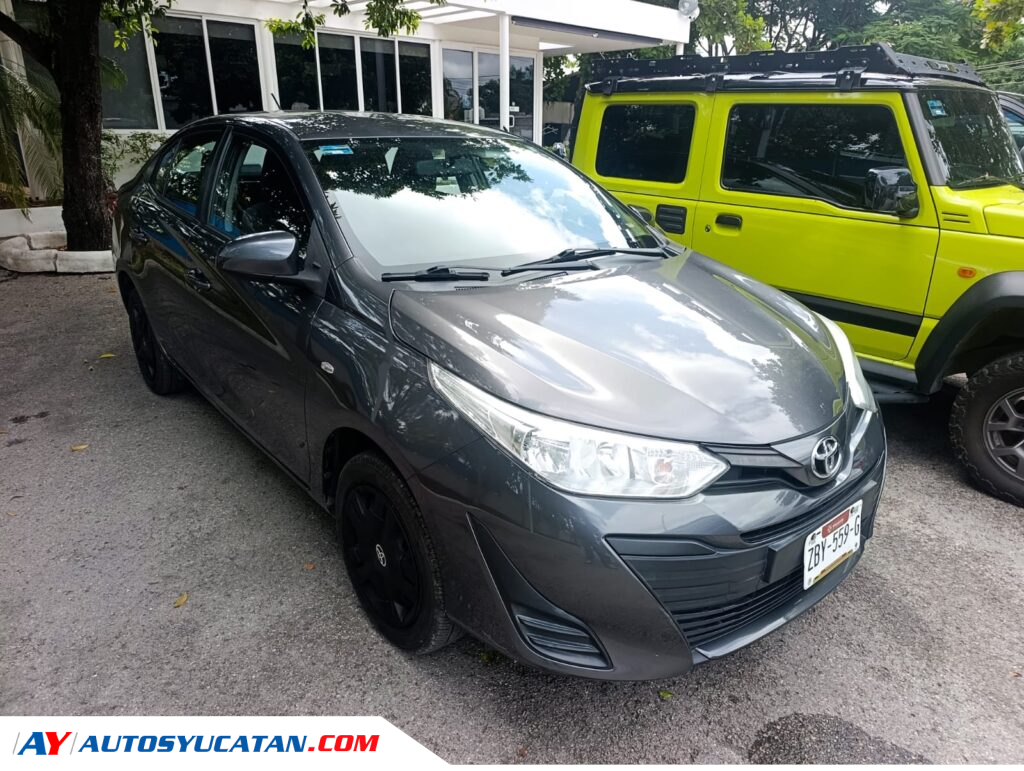 Toyota Yaris STD 2019