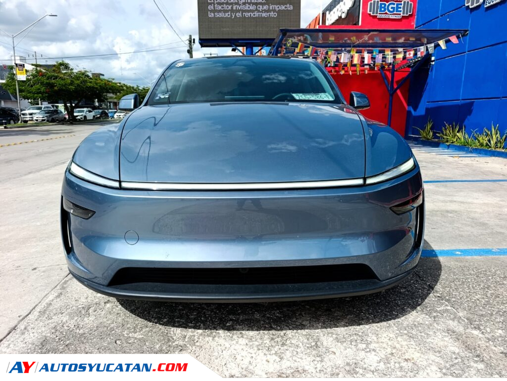 Tesla Model Y 2025