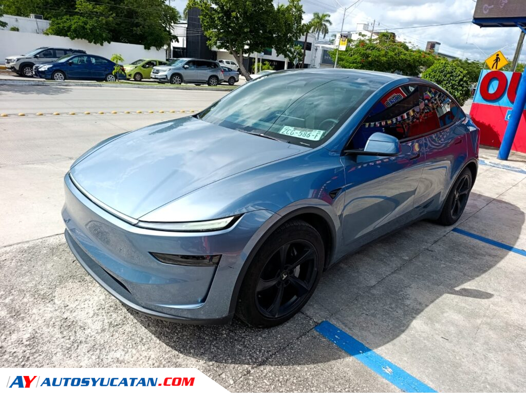 Tesla Model Y 2025