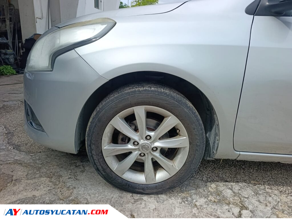 Nissan Versa Advance Aut. 2017
