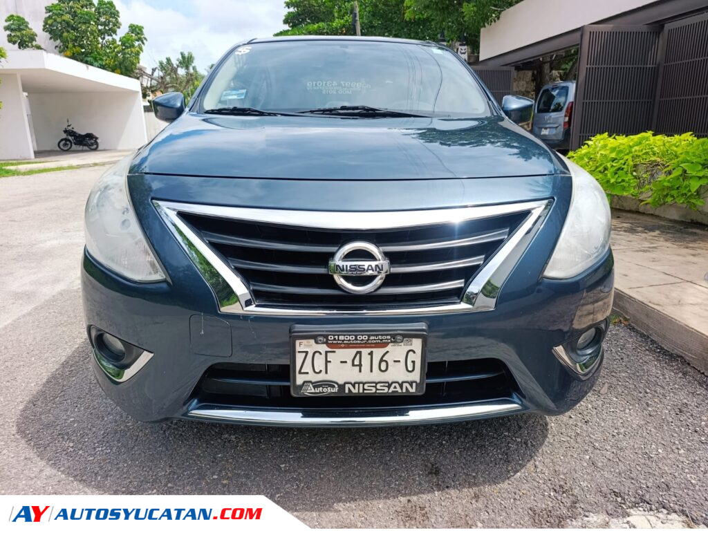 Nissan Versa Advance Automático 2015
