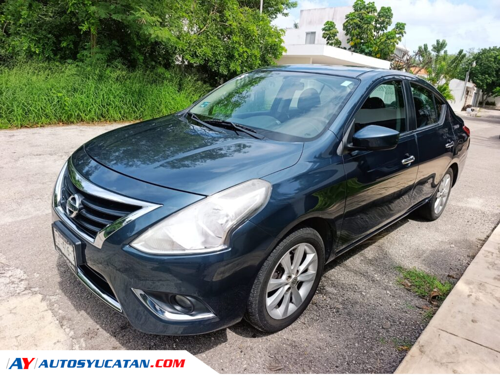 Nissan Versa Advance Automático 2015